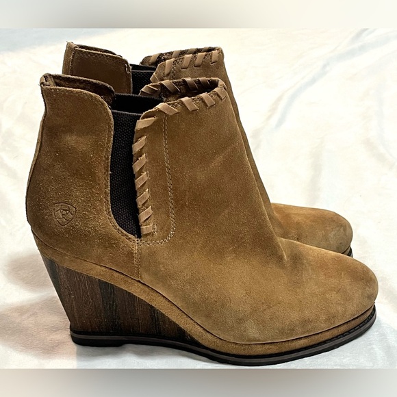 Ariat Women's Tan Brown Leather Wedge Ankle Boots Size 9.5 - Picture 1 of 14